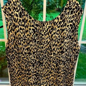 Cute comfortable leopard print sleeveless blouse